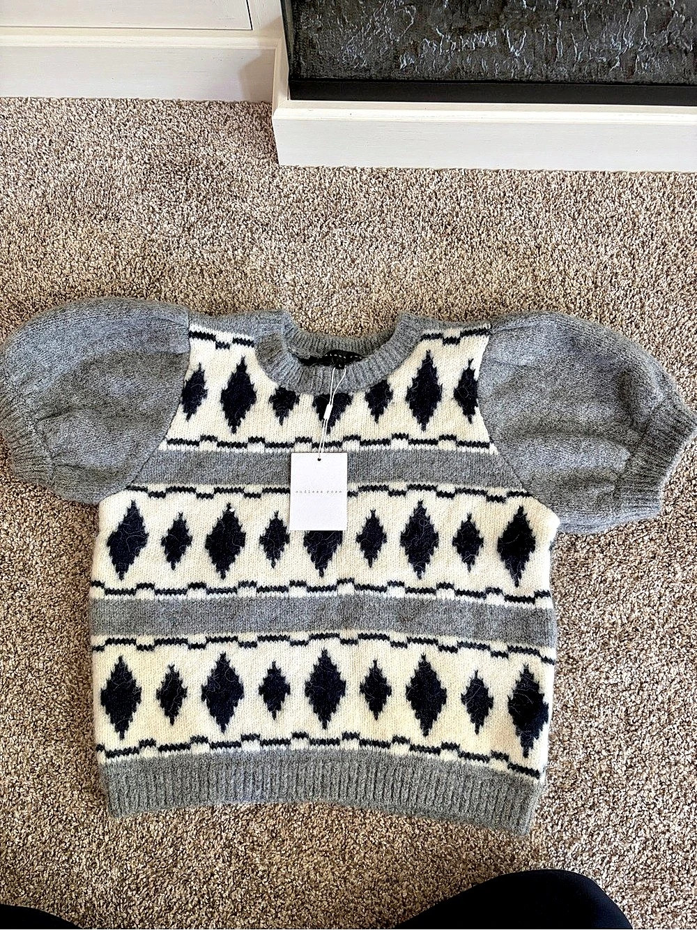 endless rose Diamond Pattern Short Sleeve Sweater Gray & White Large